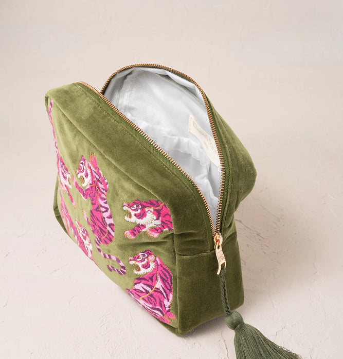 Elizabeth Scarlett Wild Tiger fern green wash bag